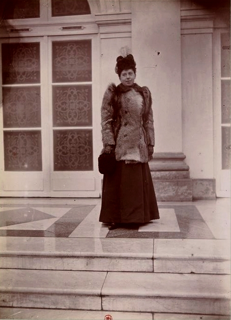 Madame Berthier - Tiré de l'ouvrage L'Equipage du marquis de Chambray - Photos de Maurice de Gasté (1894) - Bnf (Gallica)